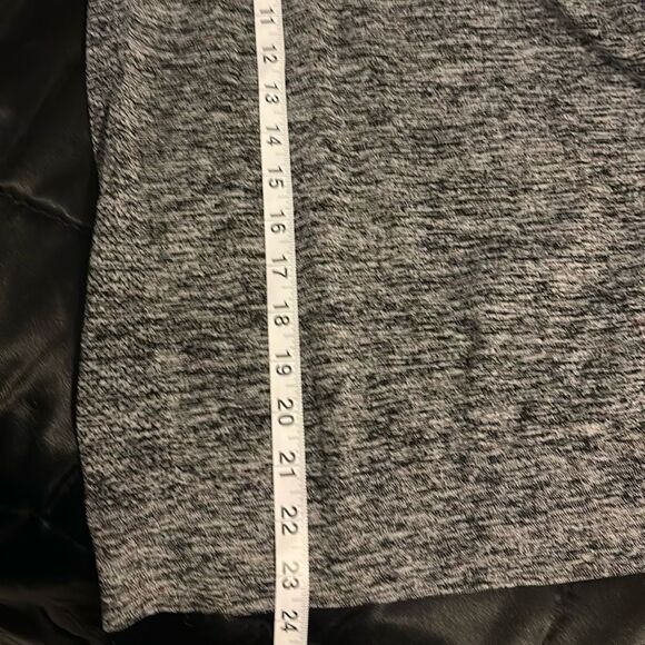 Forever 21 Women’s Gray Cowl Neck Pullover Athletic Top Size M - Picture 8 of 8